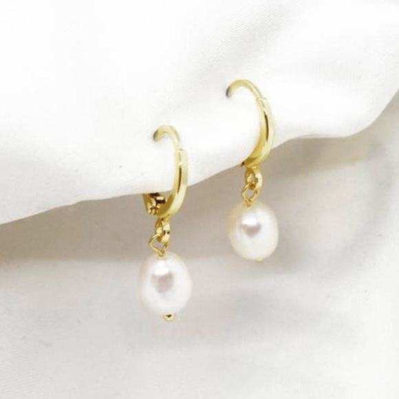 Small Pearl Hoop Earrings - Picture 1 of 4